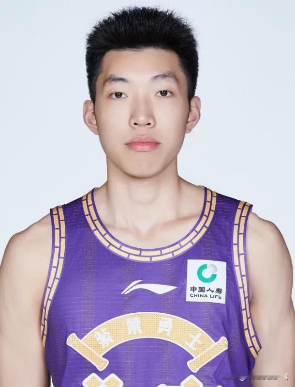 现役男篮进攻能力第一的后卫，竟然这样的表现

男篮19分大败给乌拉圭，其中一人的