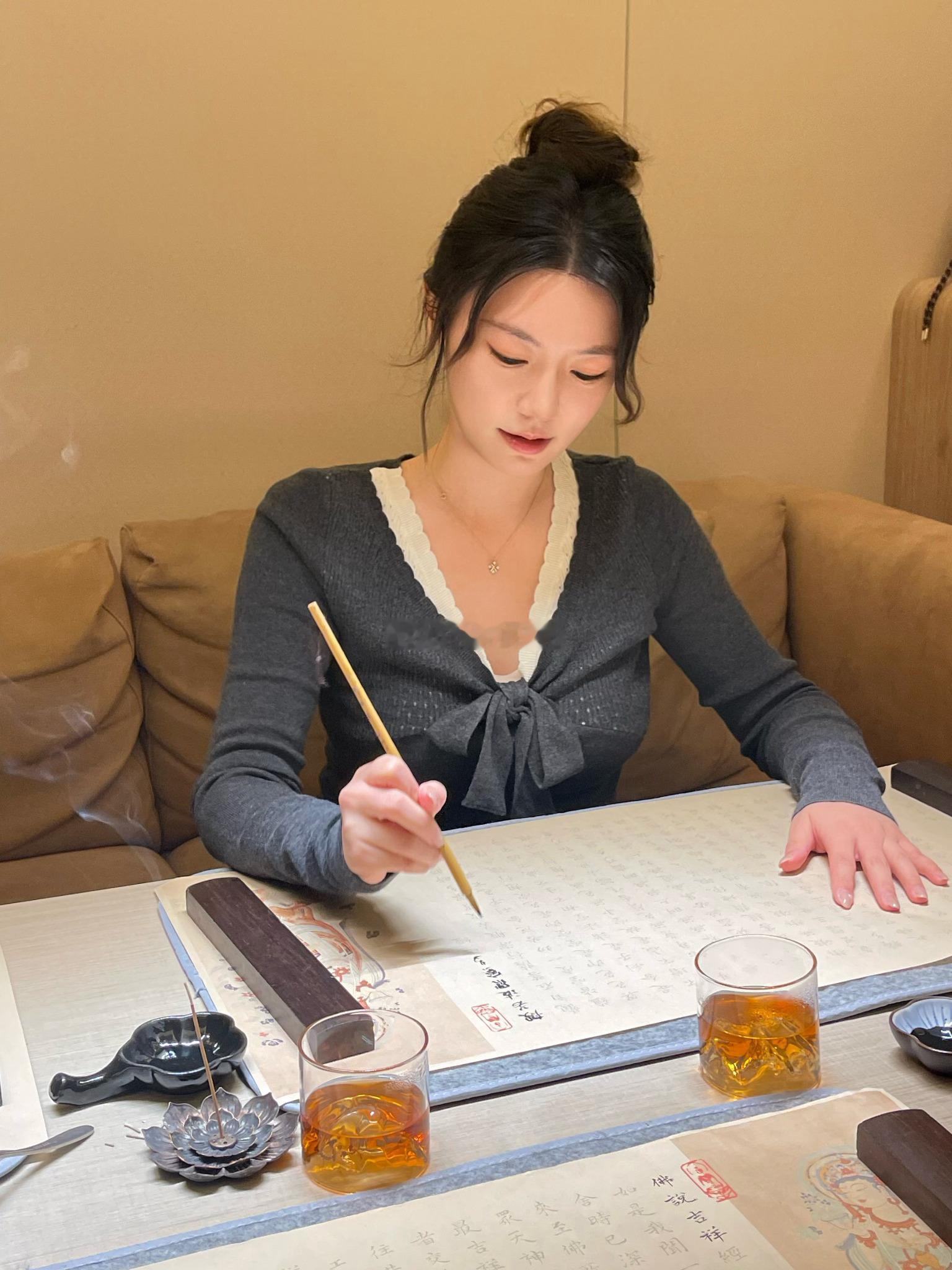 Plog📔上海日记《我的2026年第一天！》见朋友！喝茶抄经聊天！等位喝9吃烤