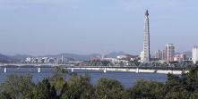 英媒惊叹：平壤街头车水马龙，朝鲜经济正“狂飙”
 
 
 
英国《金融时报》援引