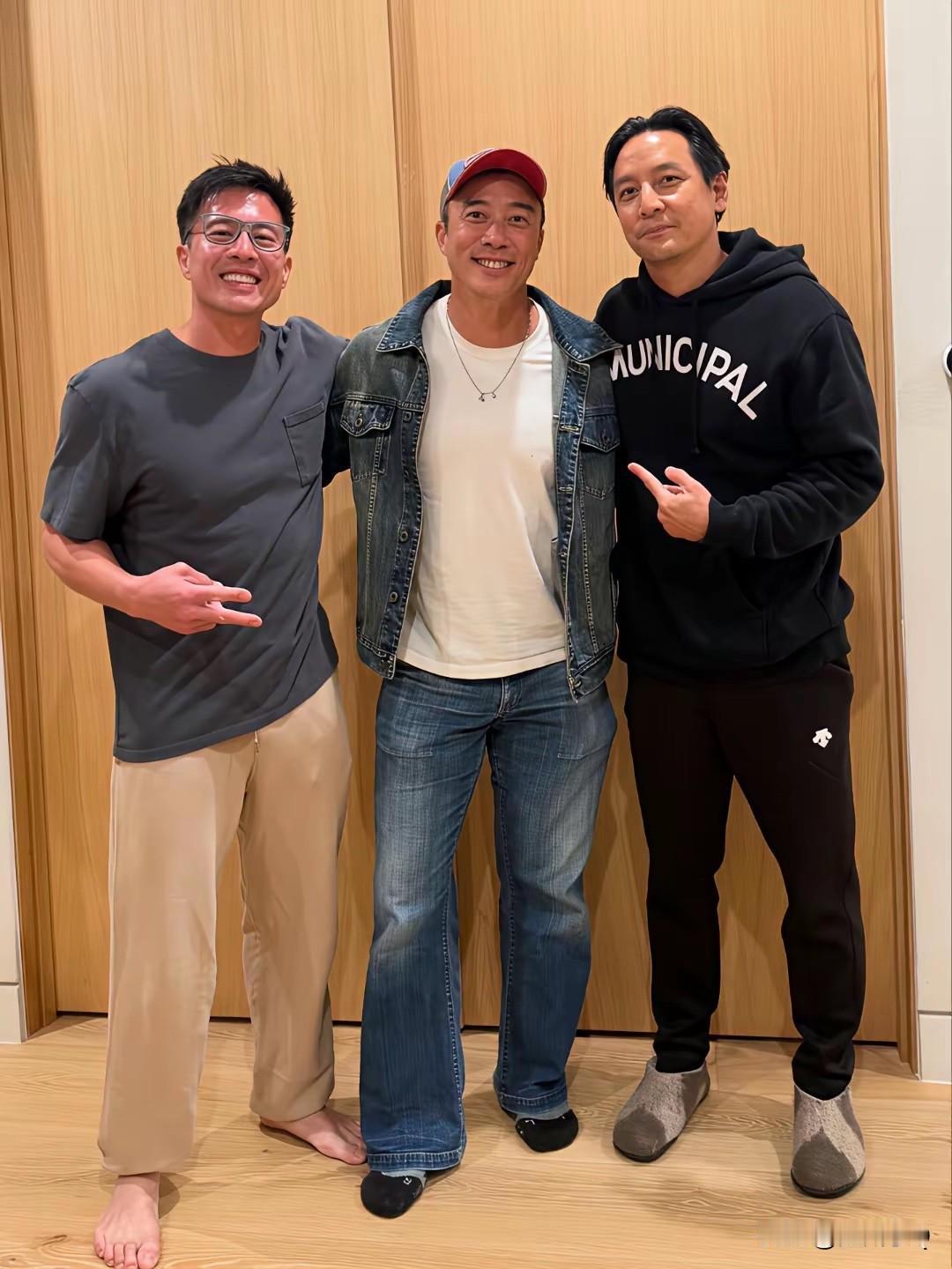 吴彦祖、安志杰、吴振天聚会，阿祖的颜值真的不占优势，发际线后移，蓄胡渣不修边幅，