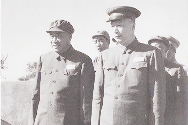 1949年北平和平解放，硝烟未散，百废待兴。聂荣臻作为新任平津卫戍区司令，肩负重