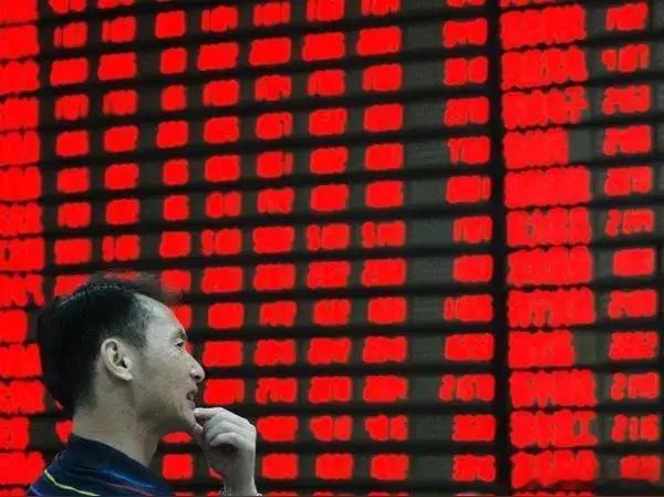 A股放量反弹上涨，科技股集体爆发，反弹会是一日游吗？明天行情怎么走？主要说几点：