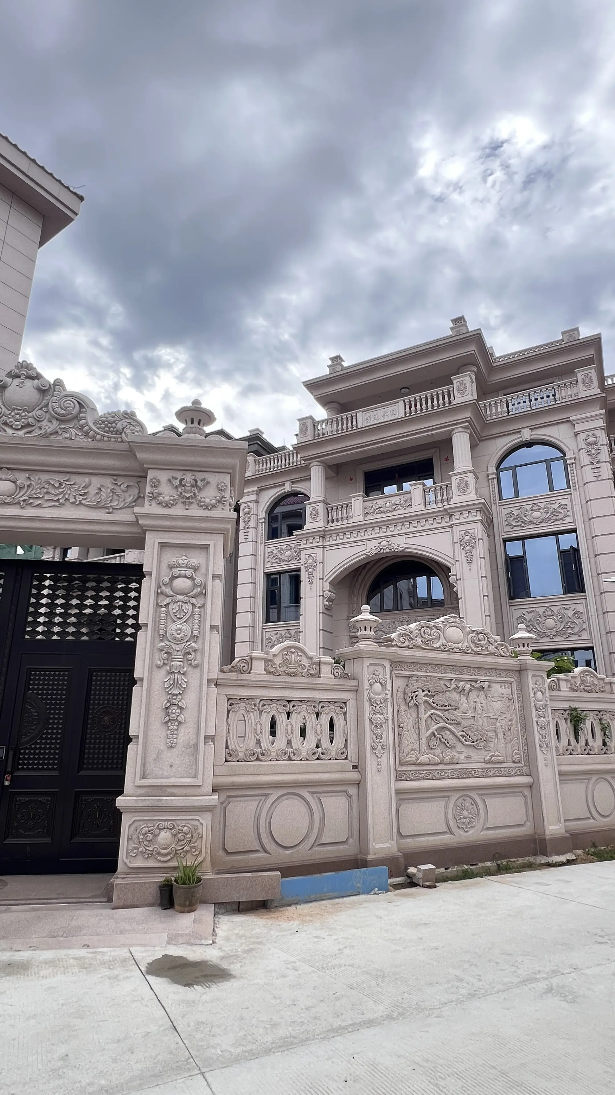福建别墅。  这不是一栋房子，这是一件传承世代的艺术品。     每一...
