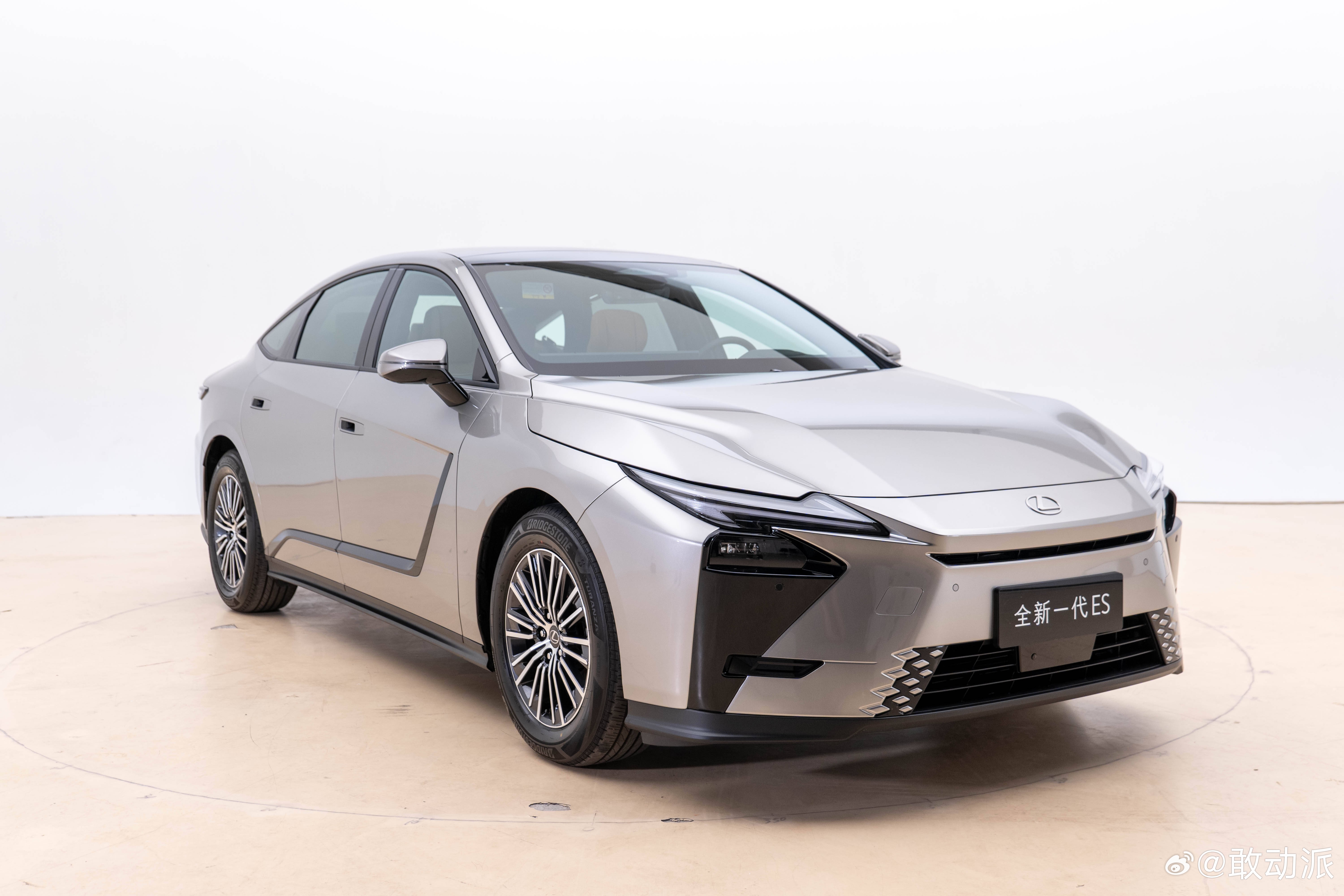2026年3月20日，全新一代雷克萨斯ES300h 开启预售，起售价30.88万