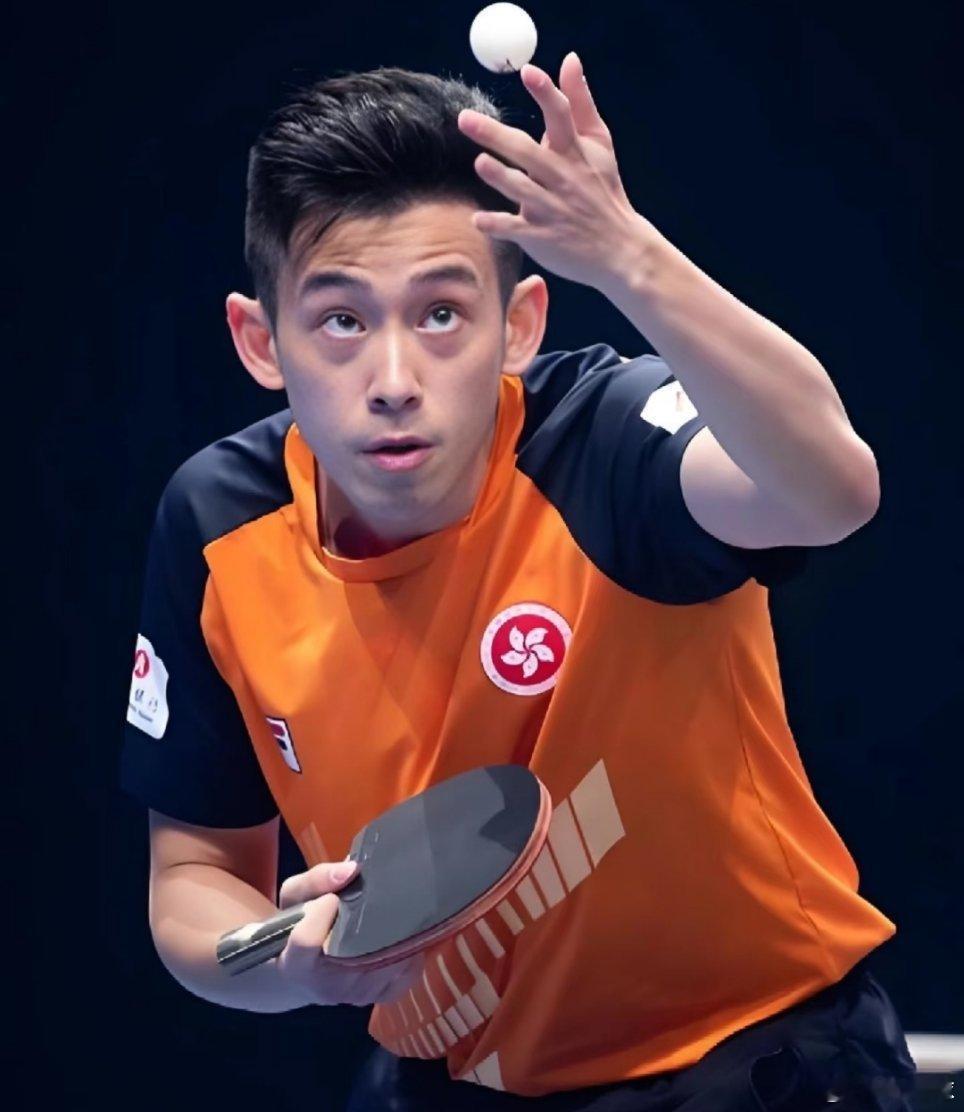 黄镇廷十五运火炬手 恭喜黄镇廷！他曾用球拍在赛场上为香港赢得无数荣誉，如今又以火