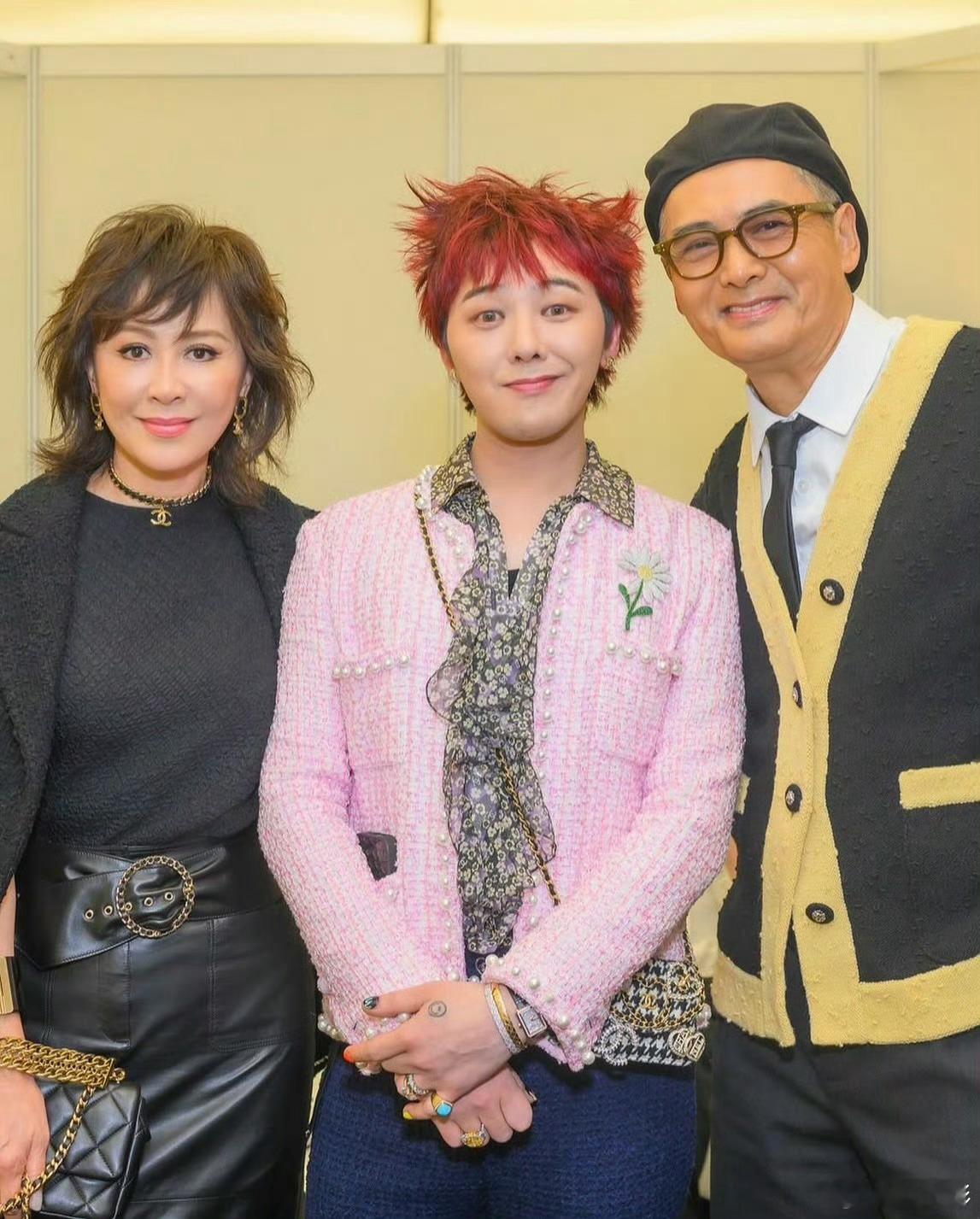 [心]#G-Dragon##权志龙#和#周润发#、#刘嘉玲#合影同框[憧憬][酷