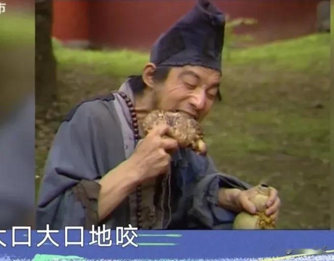 老戏骨游本昌曾啃过馊掉的蹄髈？
在上海美食综艺节目上，《济公》导演张戈首次披露当