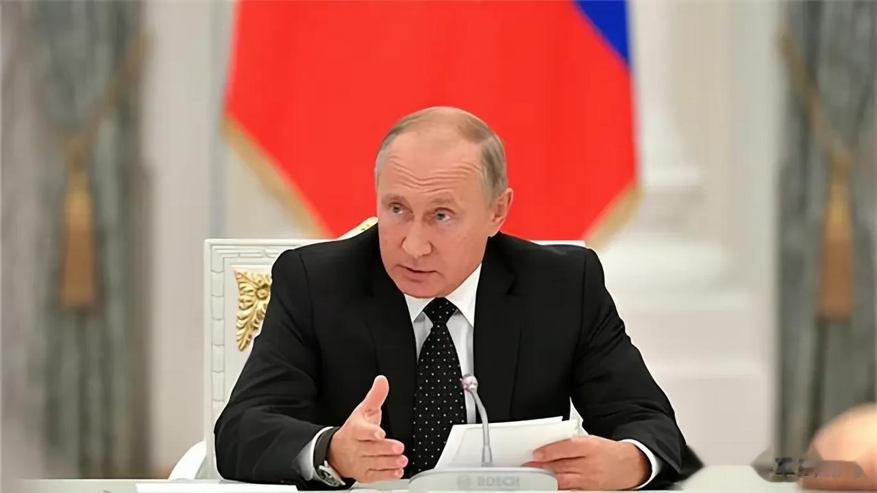 普京：提议成立八国联盟，对抗以美国为首的北约组织，重铸世界新秩序。
近日普京提到