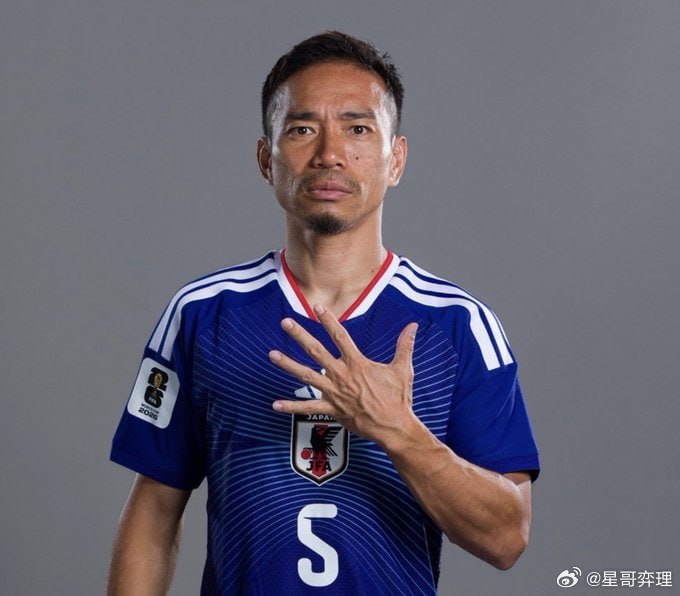 39岁的长友佑都在日本队与瑞典队的比赛中替补出场，最终日本队1-1战平瑞典队，他