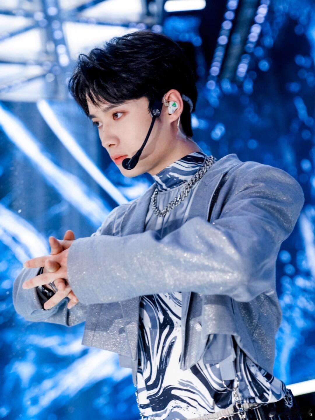 井胧说那年创造营命不好井胧的实力都是我们有目共睹的，而且也是能够有很好的蜕变，这