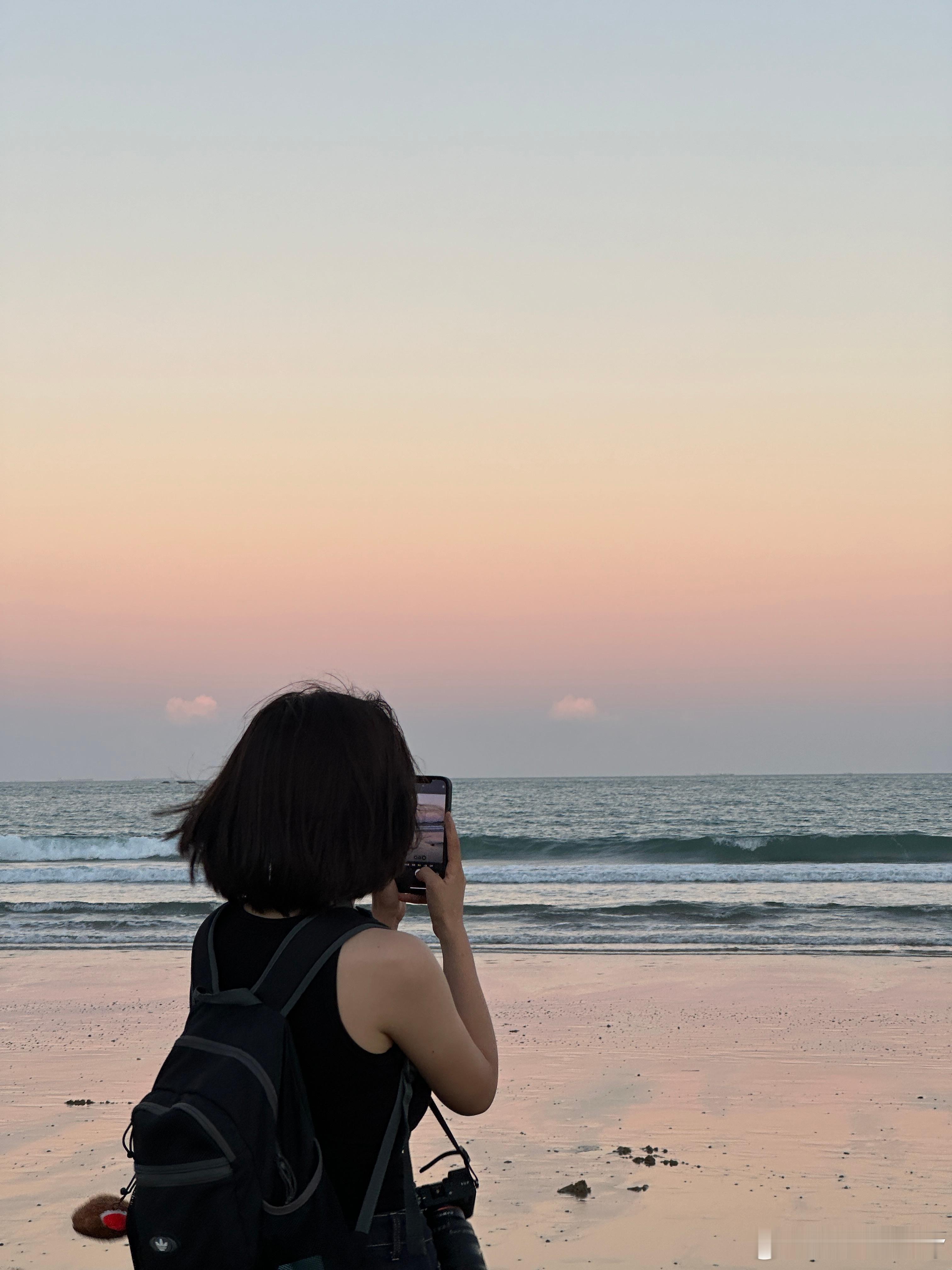 “人人知道的海 看见渺小的爱” ​​​