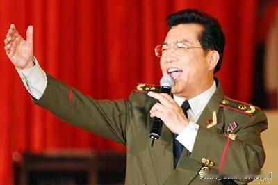 小编以为，李双江的音质并不是最好的，但他以声传情，赋予作品的画面感是最佳的，至今