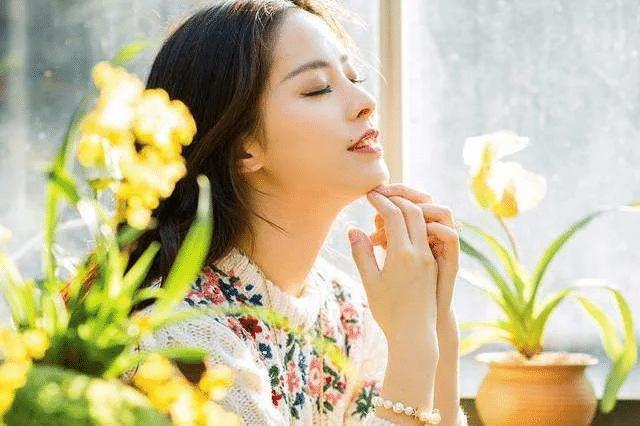 女人的旺运密码，就藏在这几个日常小习惯里

谁说旺自己要靠什么复杂门道？真正的诀