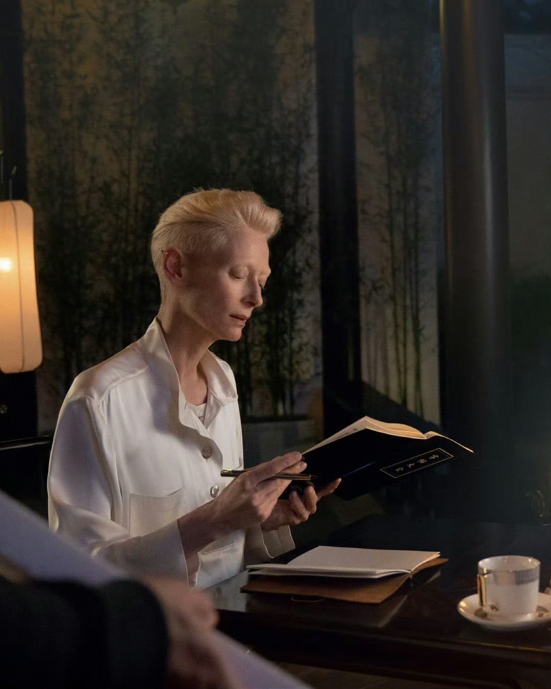 香奈儿杭州全球首秀 一所时装屋之所以被一直歌咏与赞叹，少不了对时装廓形的研究与精