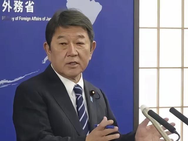 打蛇要打七寸，日本这下知道疼了，日本政府急了！就在中国政府宣布“禁止向日本出口军