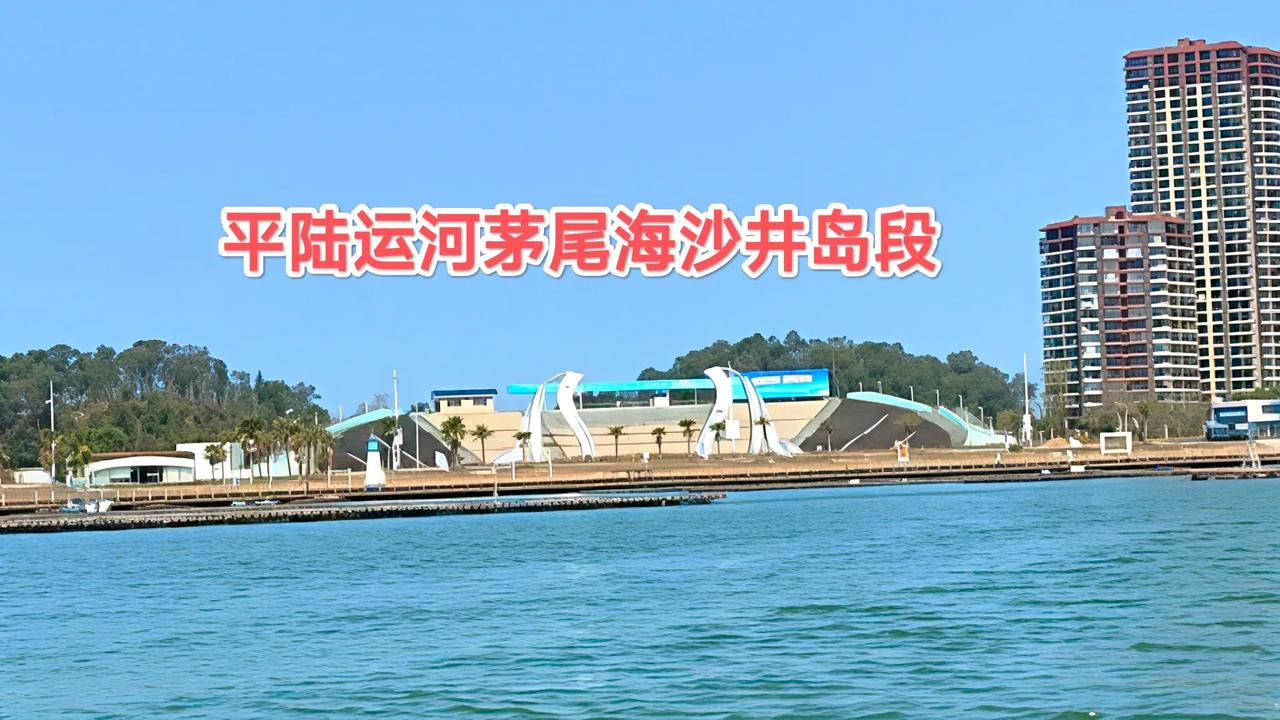 防城港市是新设立的地级市，市区不在防城区老区（原防城县驻地），是设在靠海边的新区