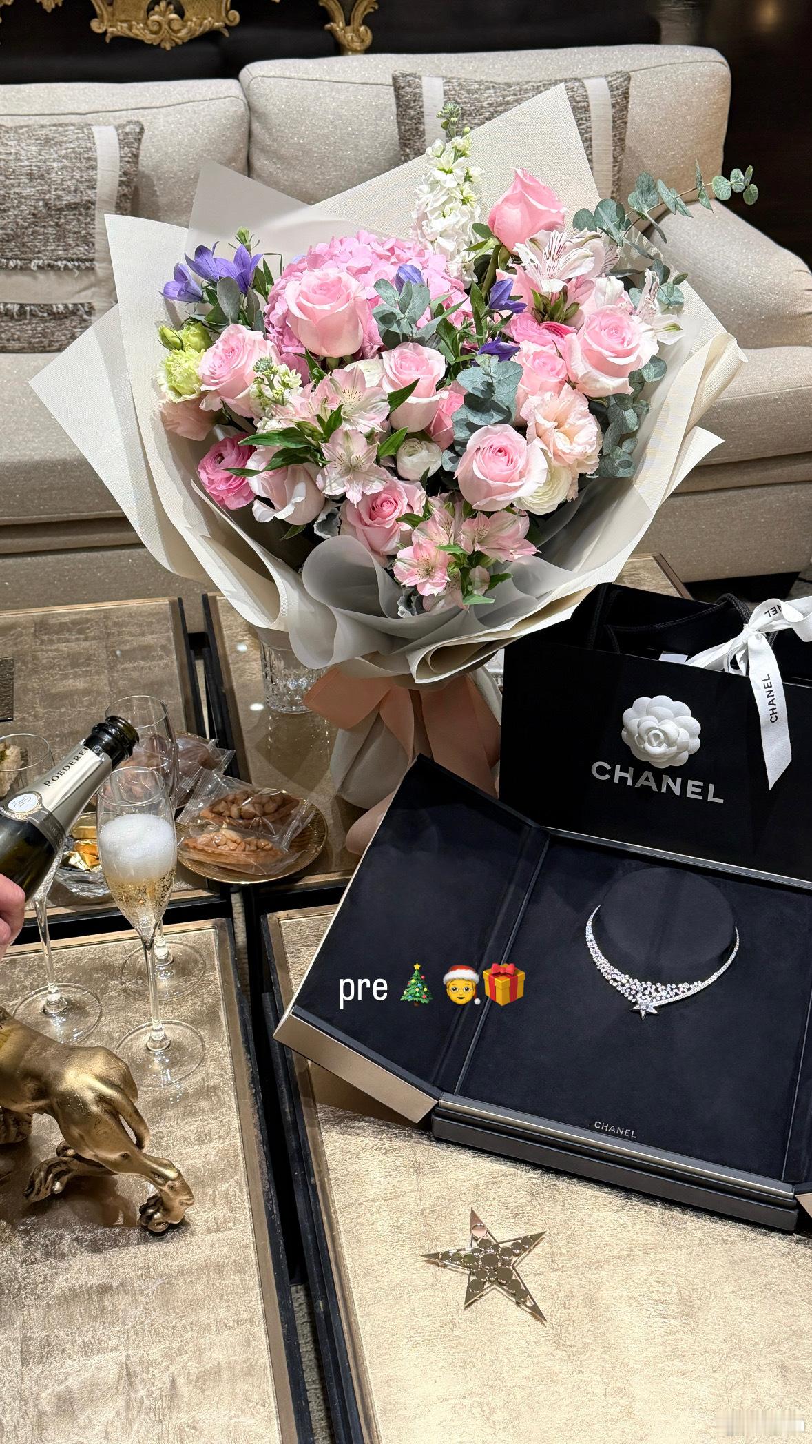 收获一件很美的chanel高珠少女且灵动 新图旧图一起发发皮草是下期新款哦 