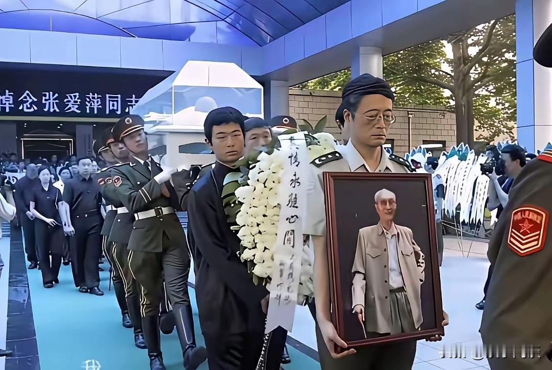 一身铁血，半生奉献。
战场上的他所向披靡，所向无敌。即便步入晚年，也没有选择安享