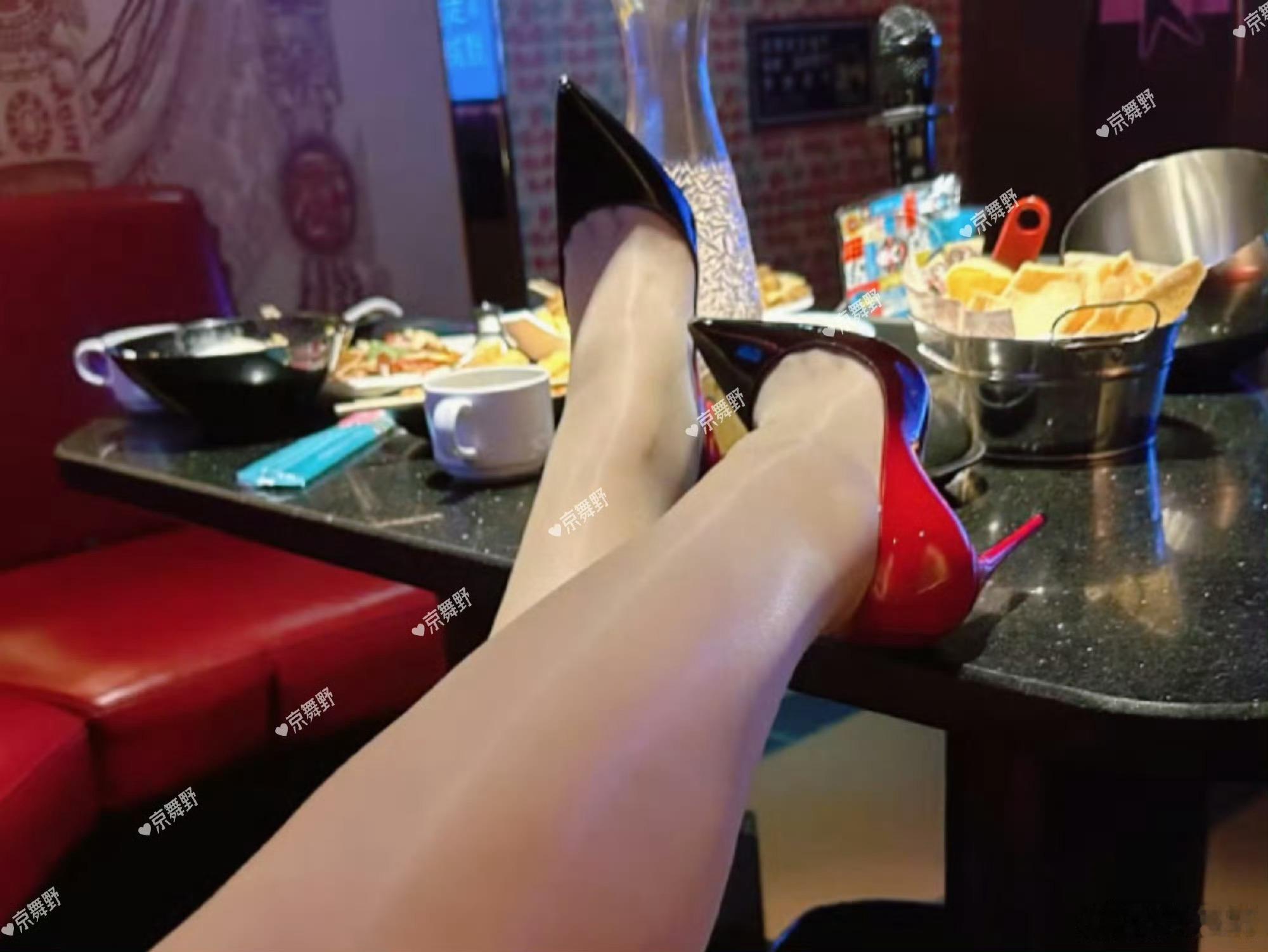 没睡觉的就点个赞，让我看看有多少夜猫子！ 
