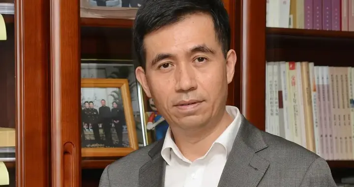 滕建勇，补选为上海市人大常委会副主任