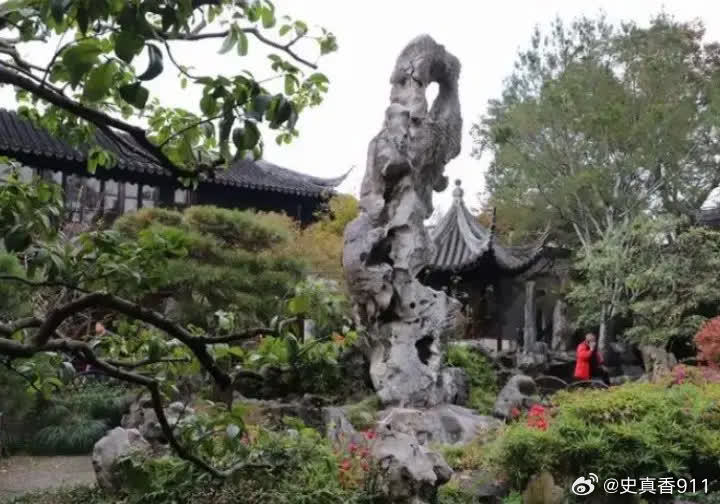 赌王妻子梁安琪爆料：何鸿燊向我求爱的时候，我整个人都懵了，我们差了40岁！ 鲁豫