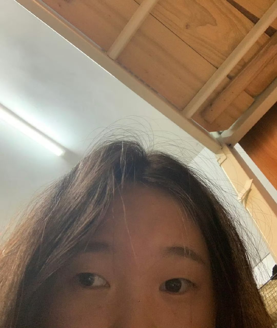 奉劝各位真的不要侧躺着玩手机了！ 