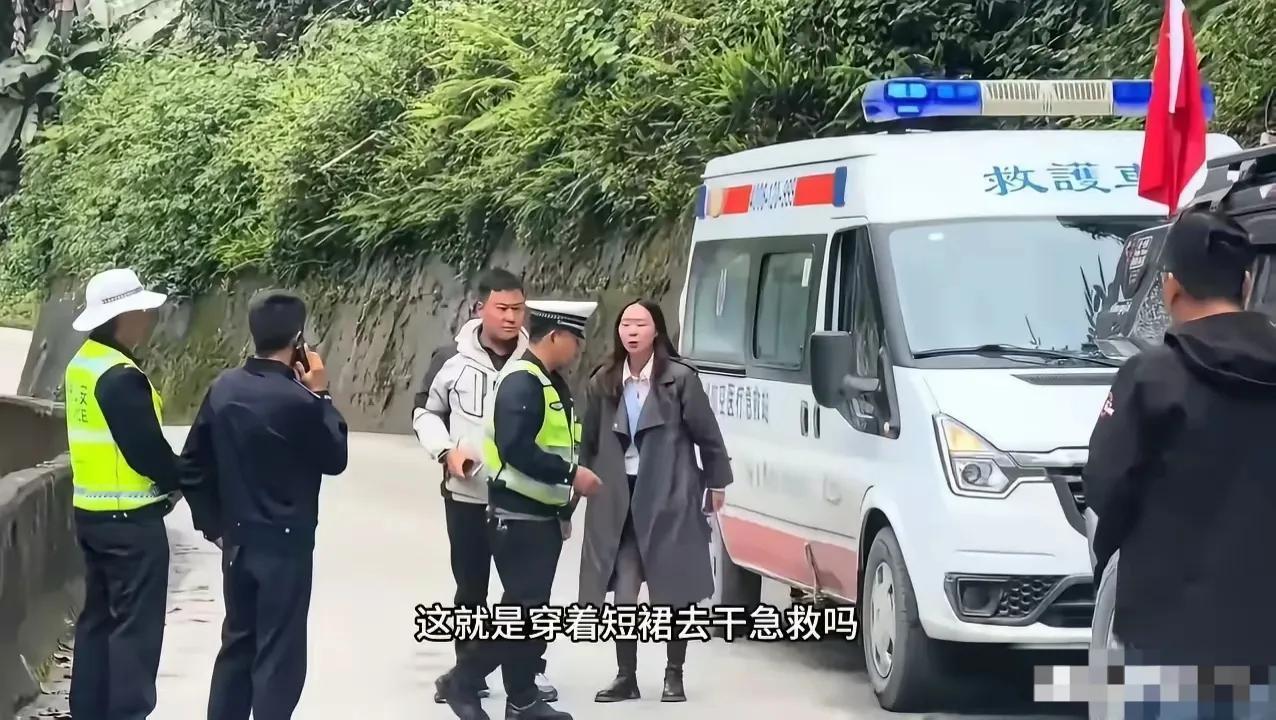 这到底是有多蠢呐！5月13日，一行3人开着海南的救护车去西藏自驾游，一路拉着警报