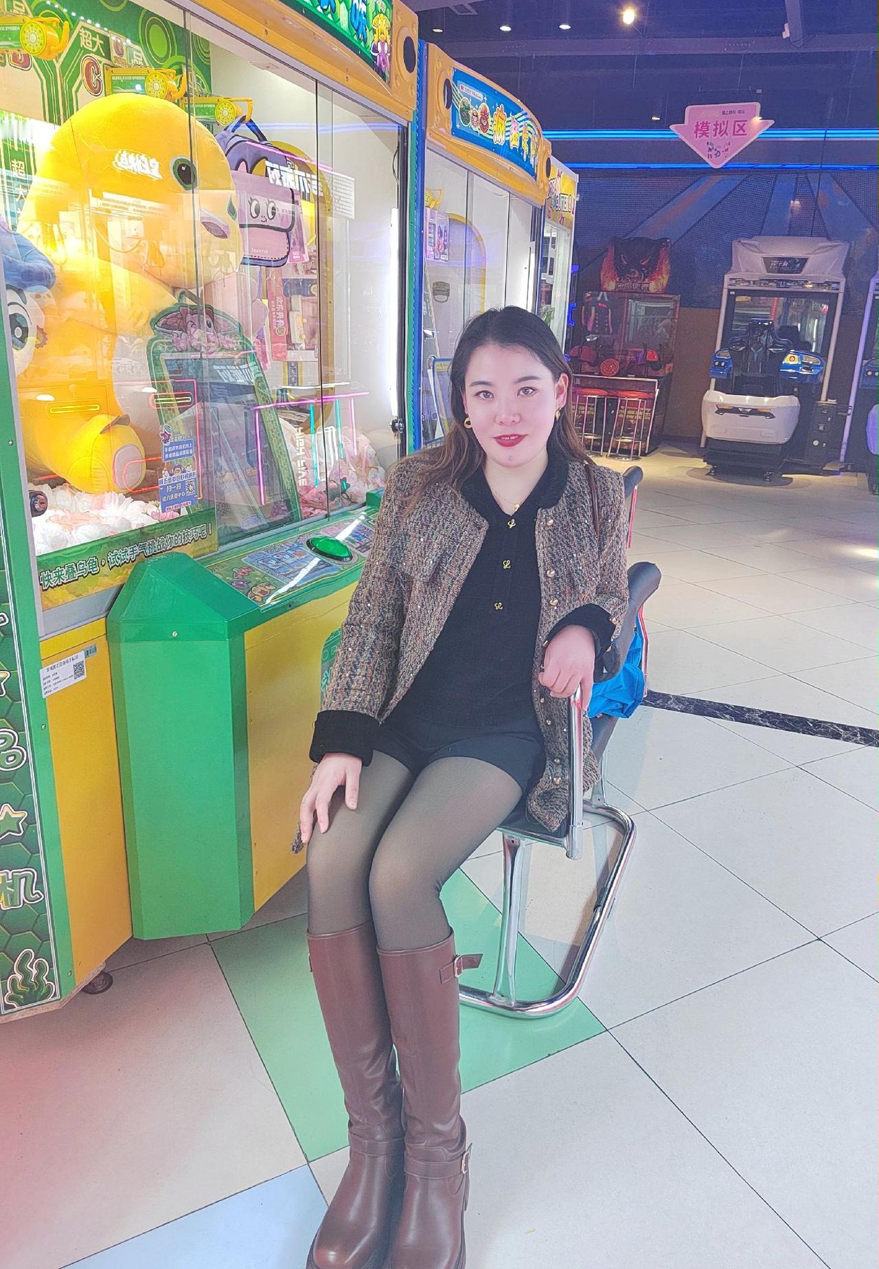 对视吧，眼睛很难说慌今天长这样