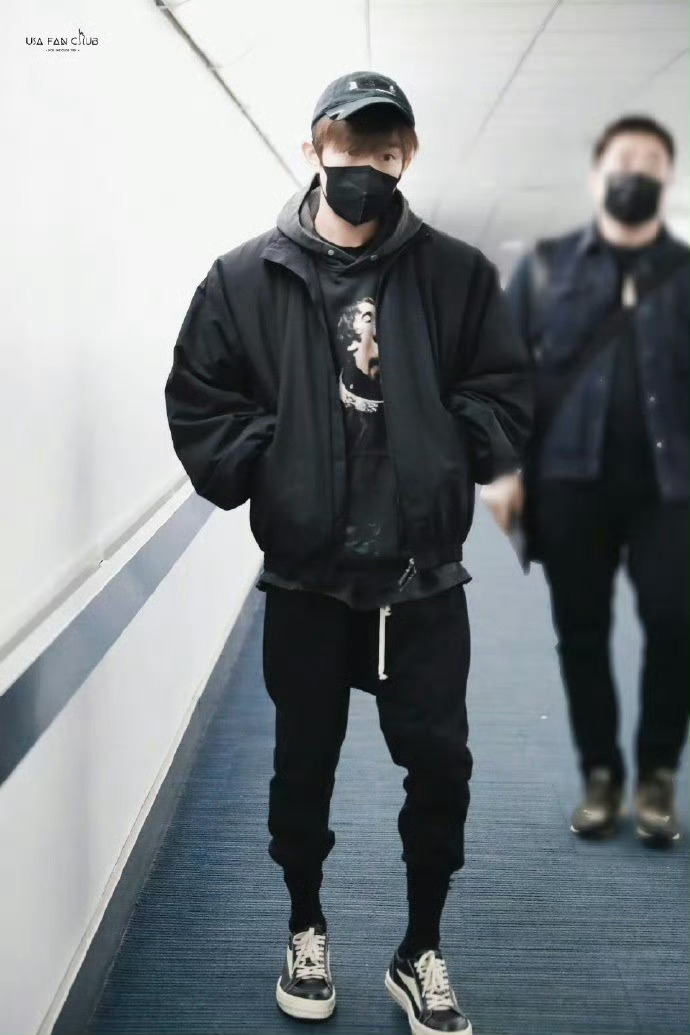 易烊千玺电影惊蛰无声 想这个潮男