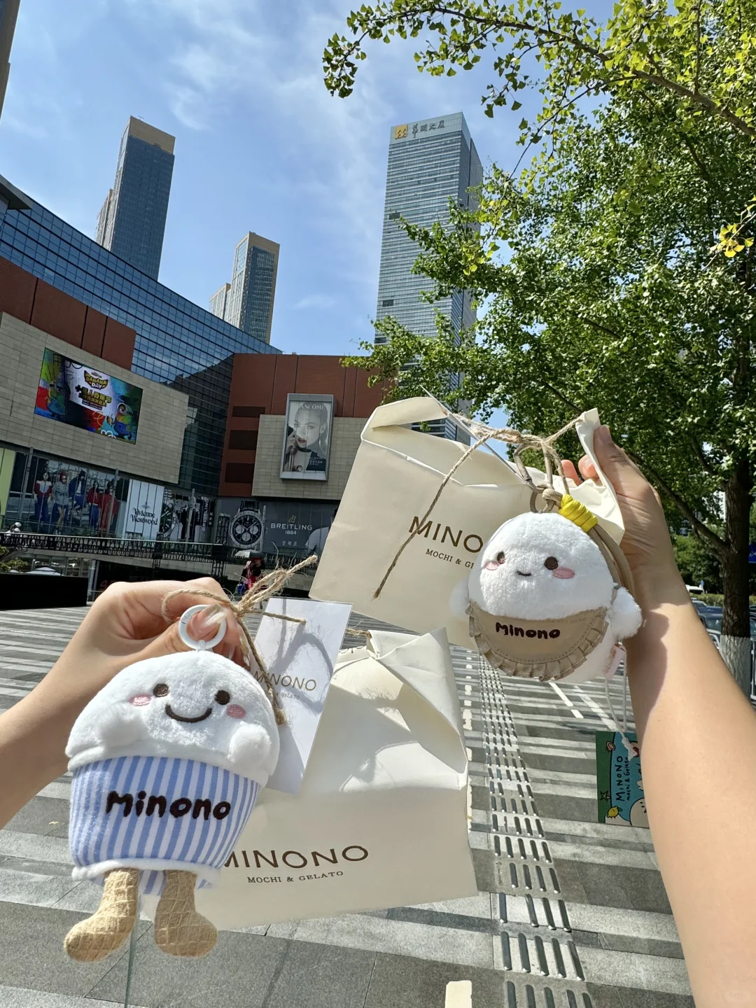 终于开来青岛了！！！！！在万象城…还有活动…