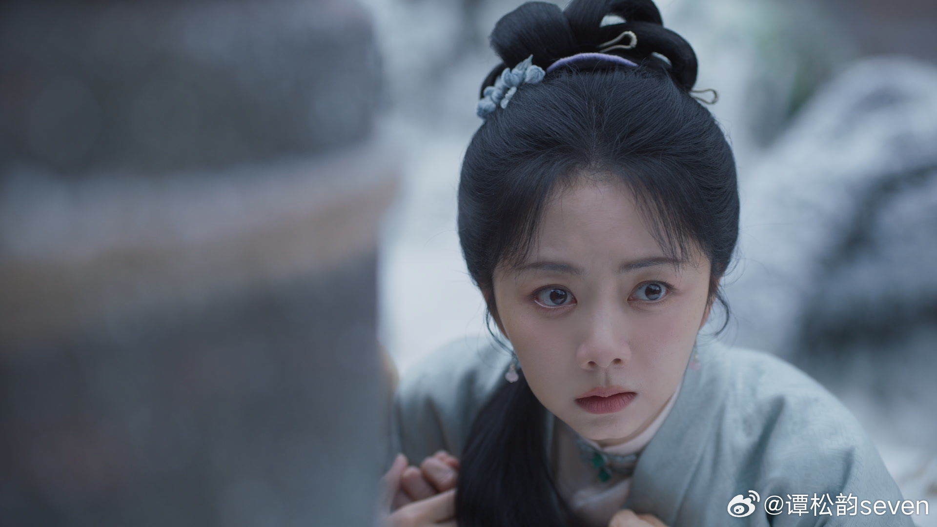 谭松韵一演到亲情戏就没轻没重谭松韵亲情戏，眼含泪🥹微笑回头挥手说道别 隐忍又伤