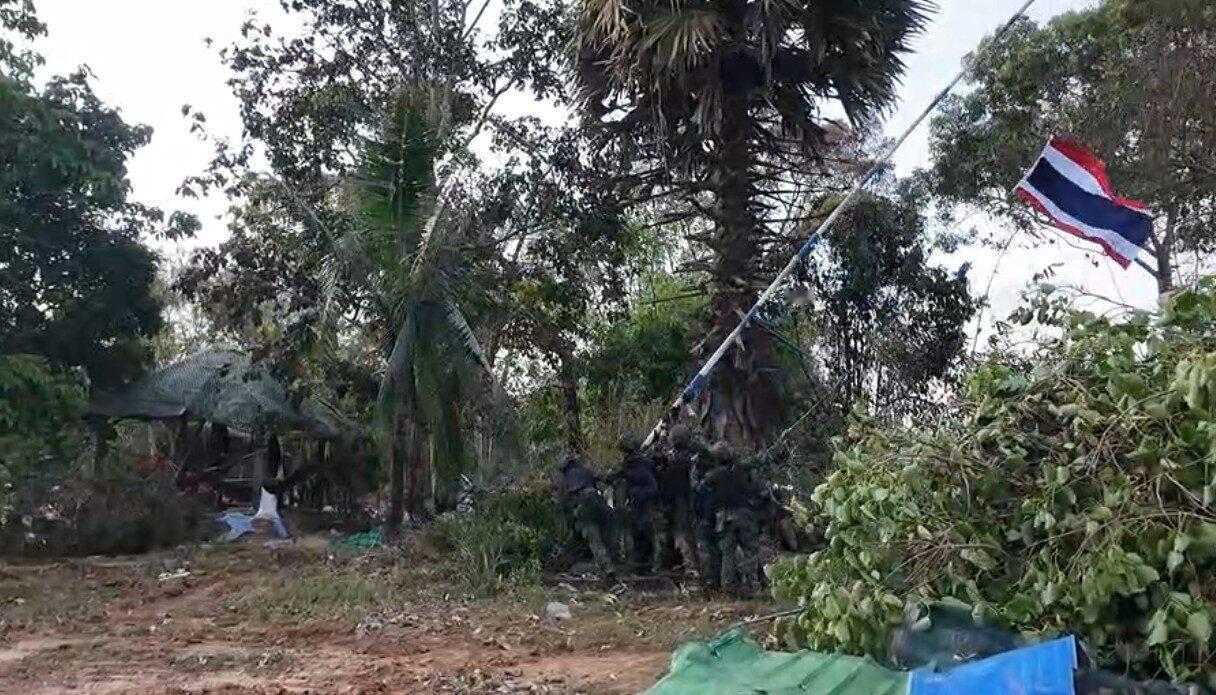 泰国第二军区司令部发布最新战报：181 名柬埔寨士兵阵亡
到13 日泰占领数个关