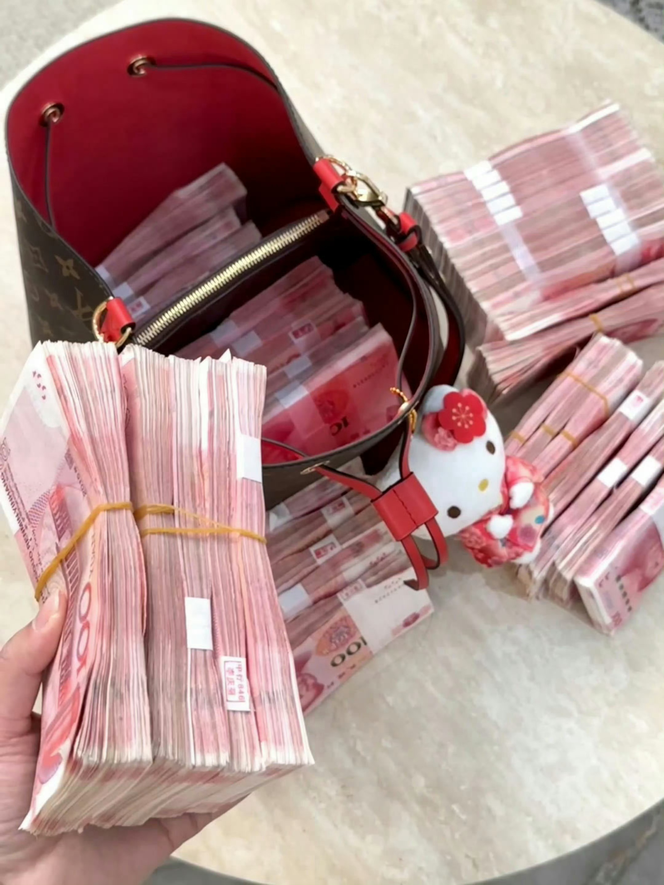 钱是有磁场的 接🙏 