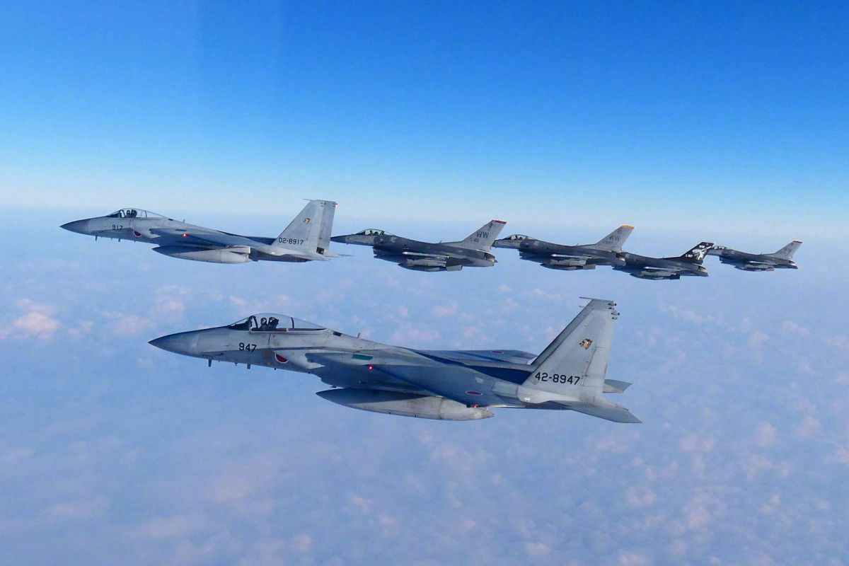 【日本拟升级F-15战斗机】#日本拟升级F15战机# 据日本《朝日新闻》7月18