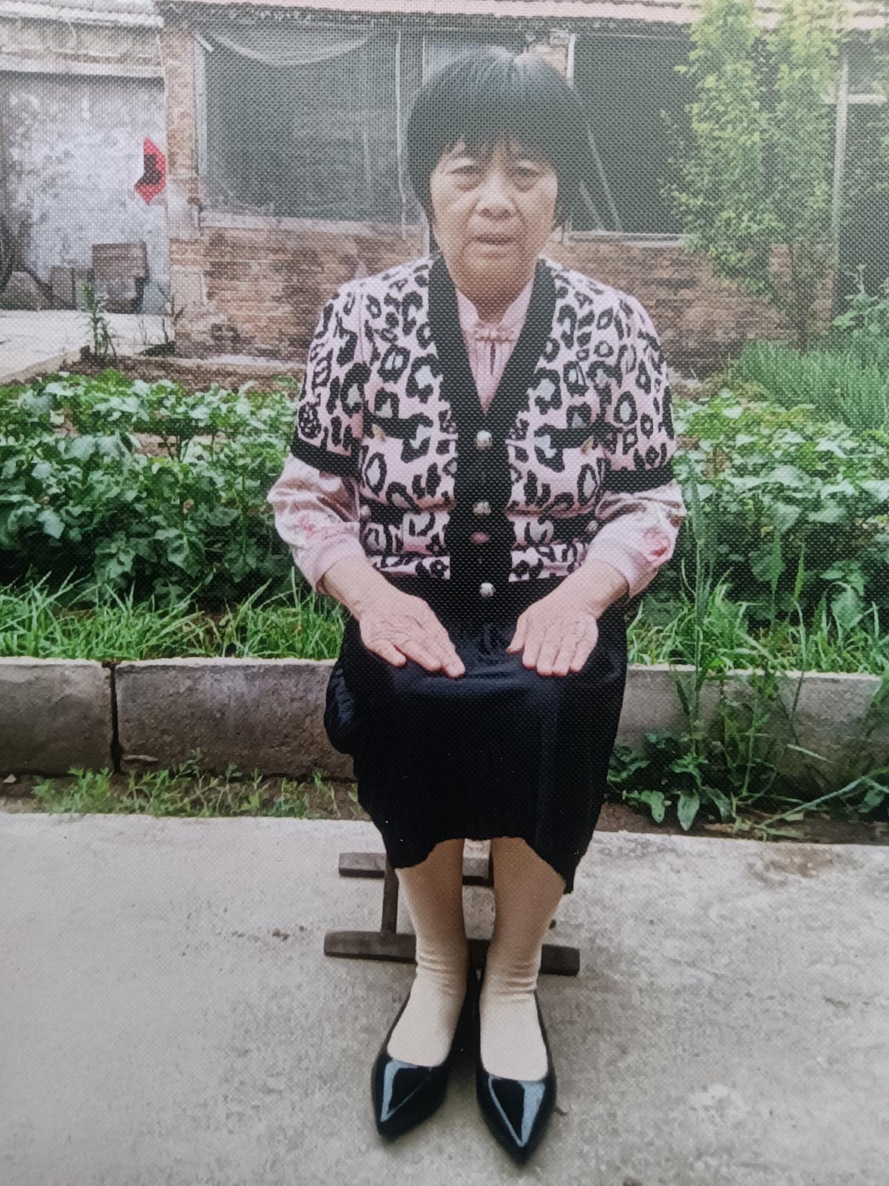 痴心不改
藏头诗
文/李兴伟
痴心未改意志磐，
心境平和胸宇宽。
不屈不挠终不变