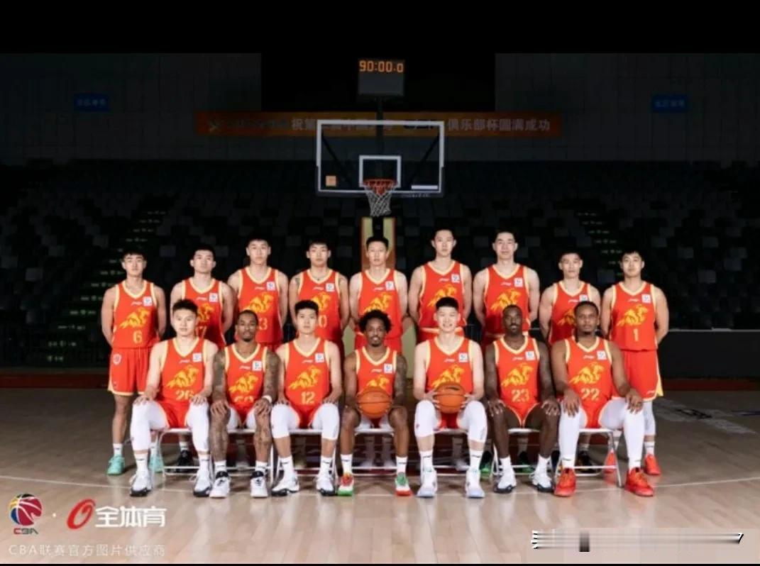 广东有望8连胜，而北京连胜有可能被终止！今晚CBA第八轮将展开较量，广东客场挑战