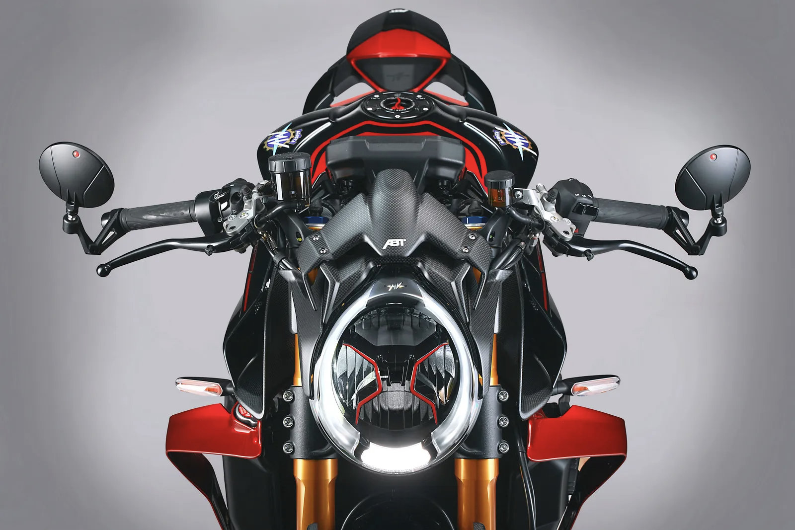 车市热门 MV 奥古斯塔（MV Agusta）推出与德国汽车改装厂商 ABT S