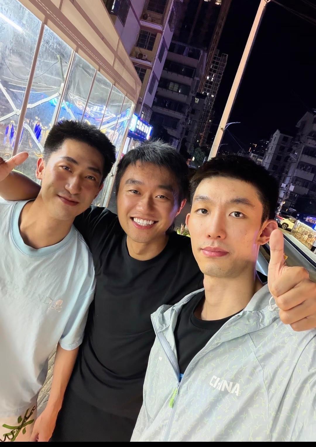 7月19日赵子豪更新：网友见面会！
赵子豪在2026双打全锦赛上
没有打进正赛，
