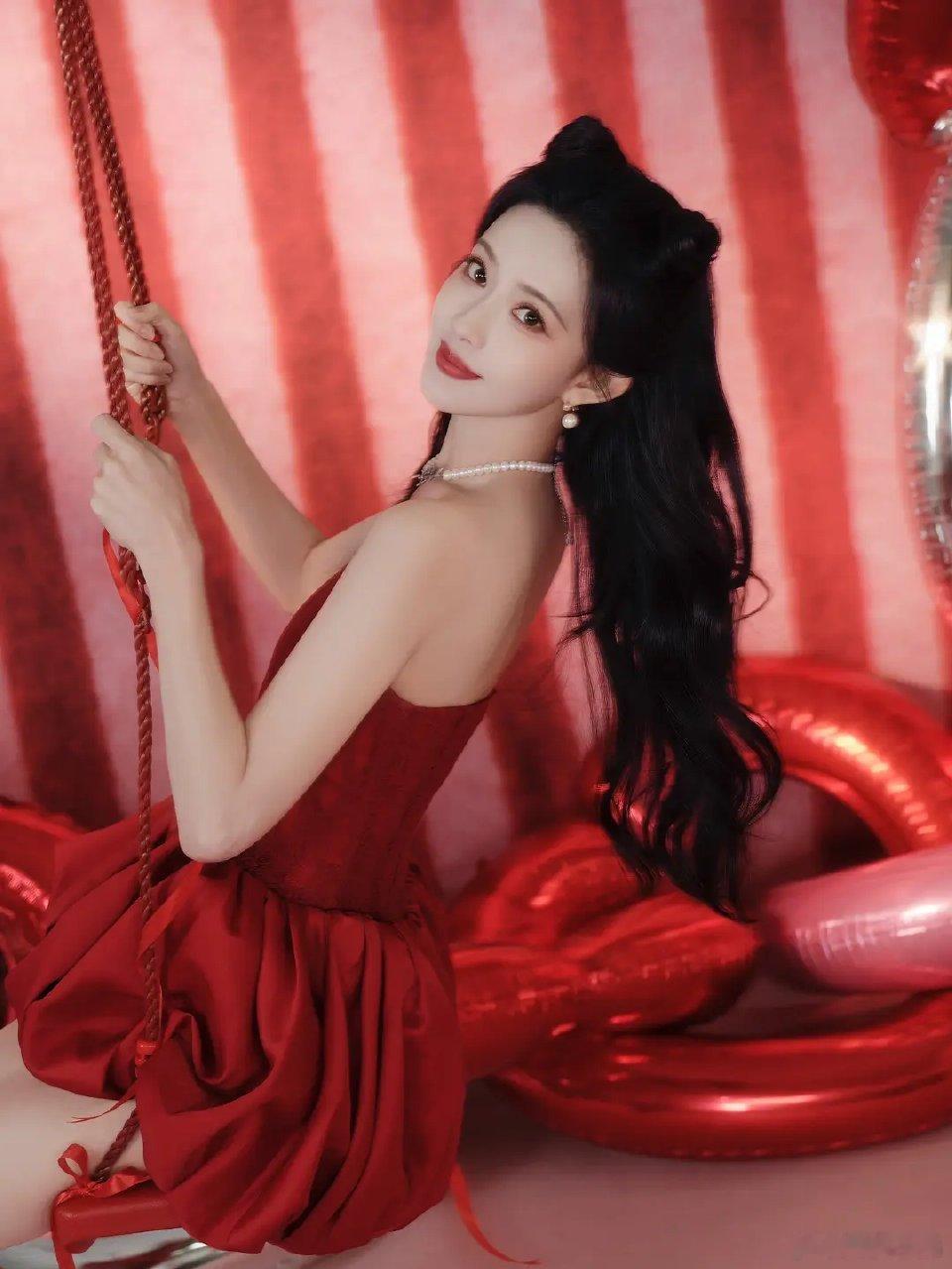 孟子义除夕营业照，好美