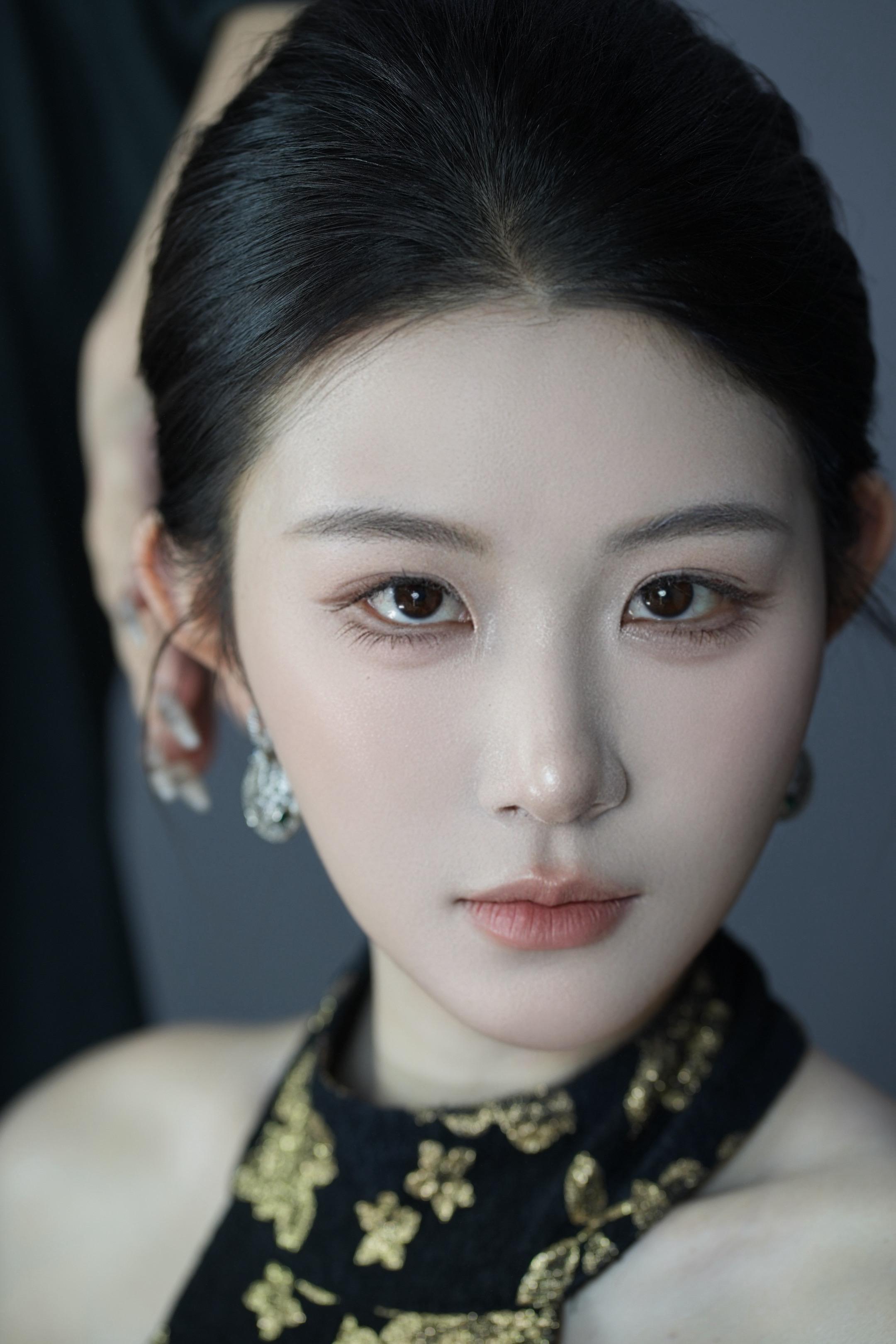 花自飘零水自流。