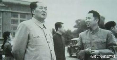 1952年，毛主席见到刘亚楼时，突然对他说道：“你给我敬个礼。”刘亚楼一下子愣住