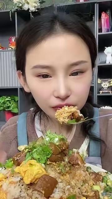 吃播网红“干饭莹莹”去世了，看到她的死因，我破防了，她不是死于疾病，也不是死于意