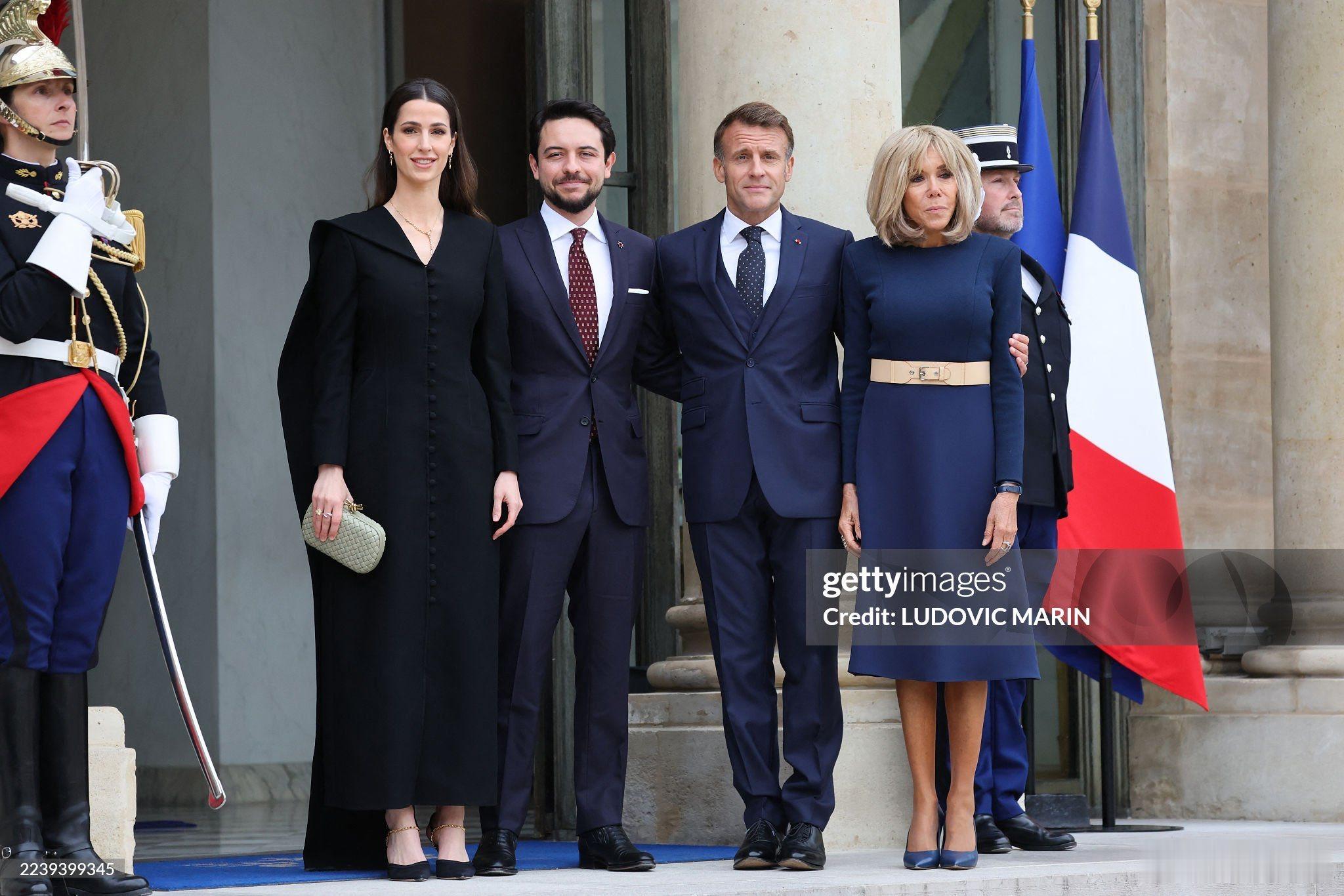 约旦王室 🇯🇴🇫🇷10月8日，侯赛因王储和拉杰瓦王储妃官方访问法国，法国