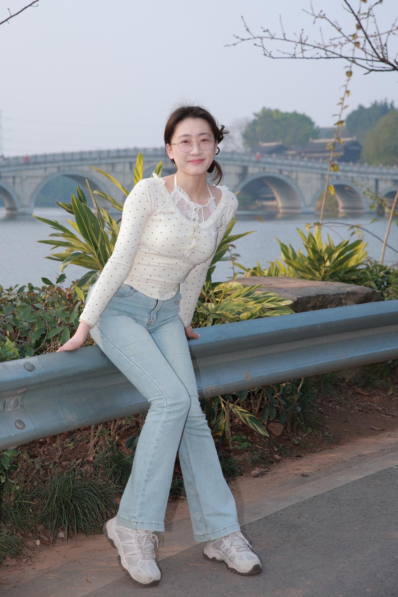 没事儿去公园溜达散散心穿搭