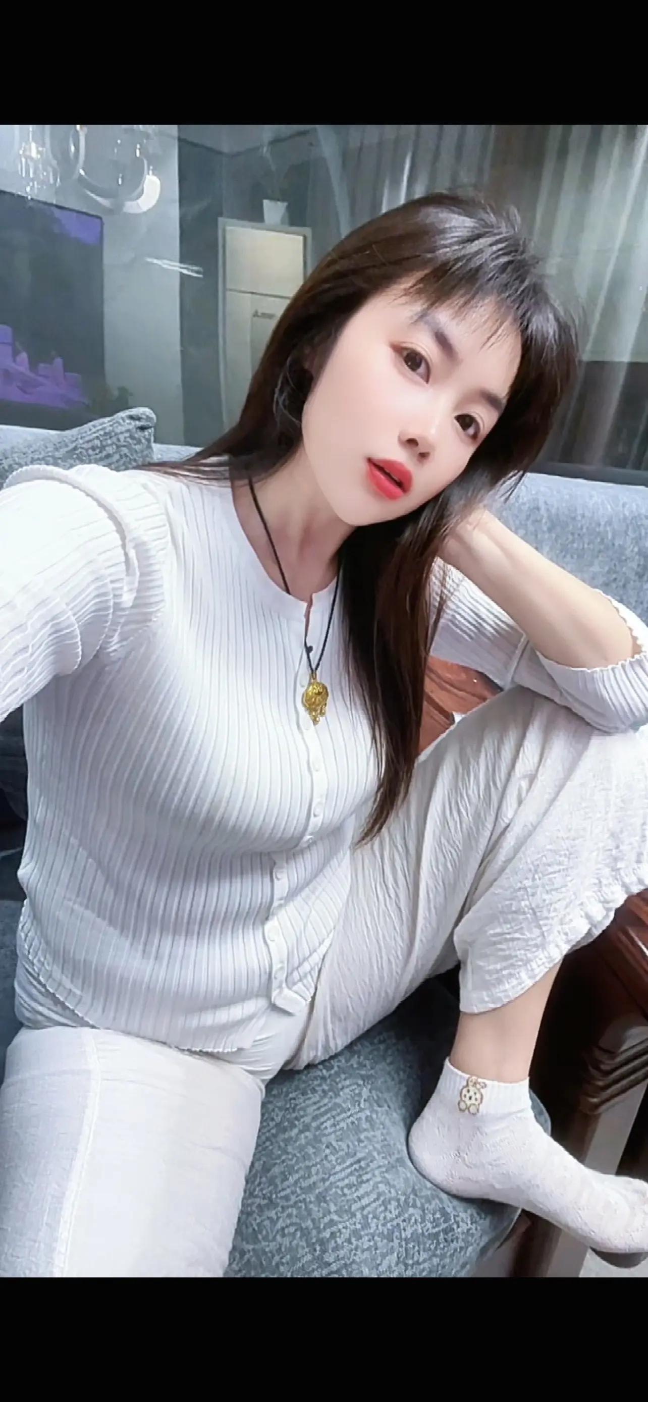 失眠了，听着爱如潮水入梦香  🔥