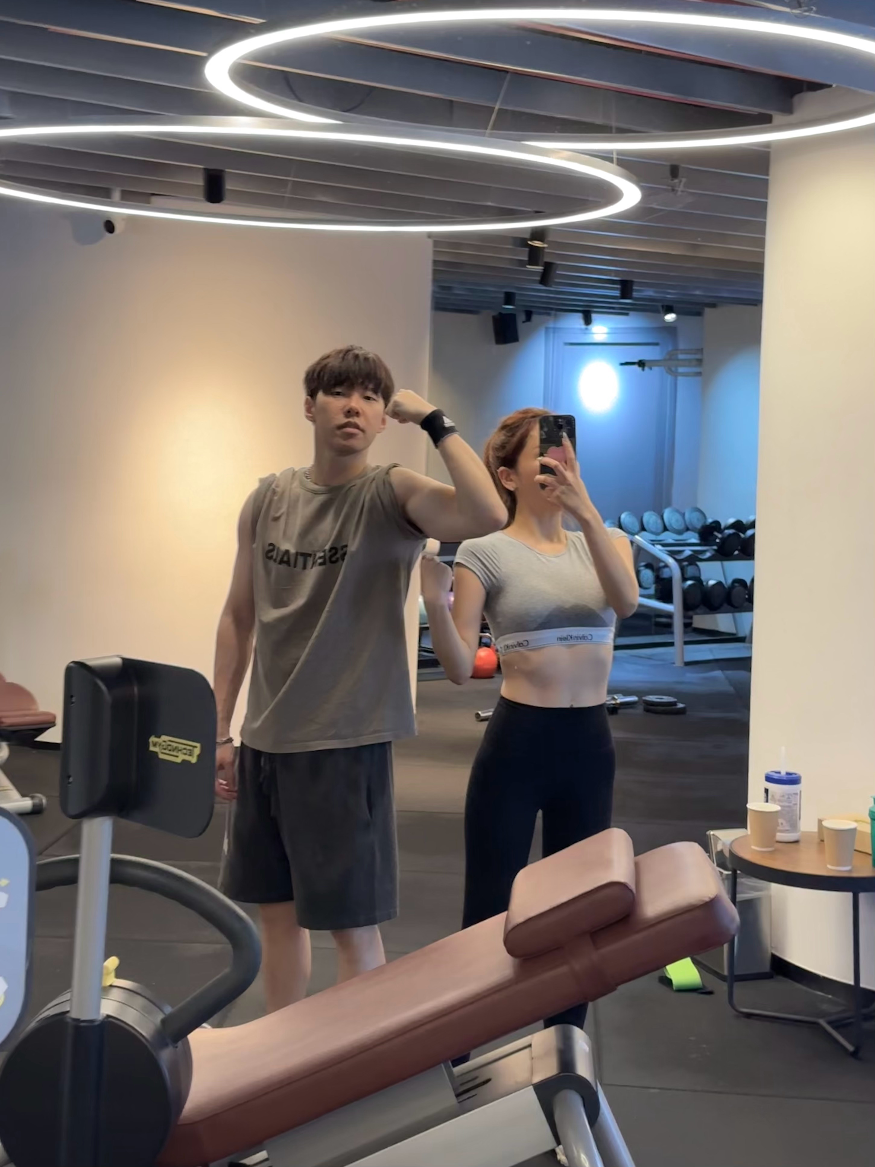 开完两场会泡健身房的感觉太棒了  ​​​