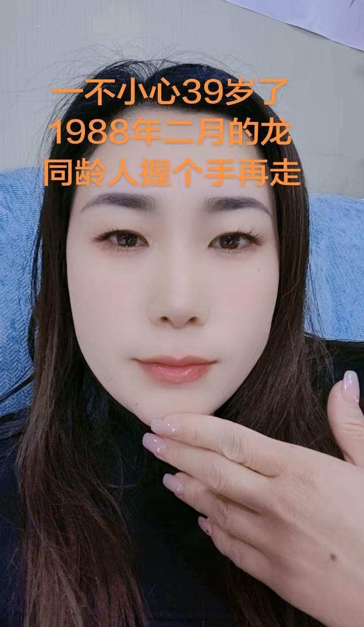 “不羡慕别人的光芒，只守自己的节奏，年终岁尾，愿自己往后，随心随性，自在安然…”