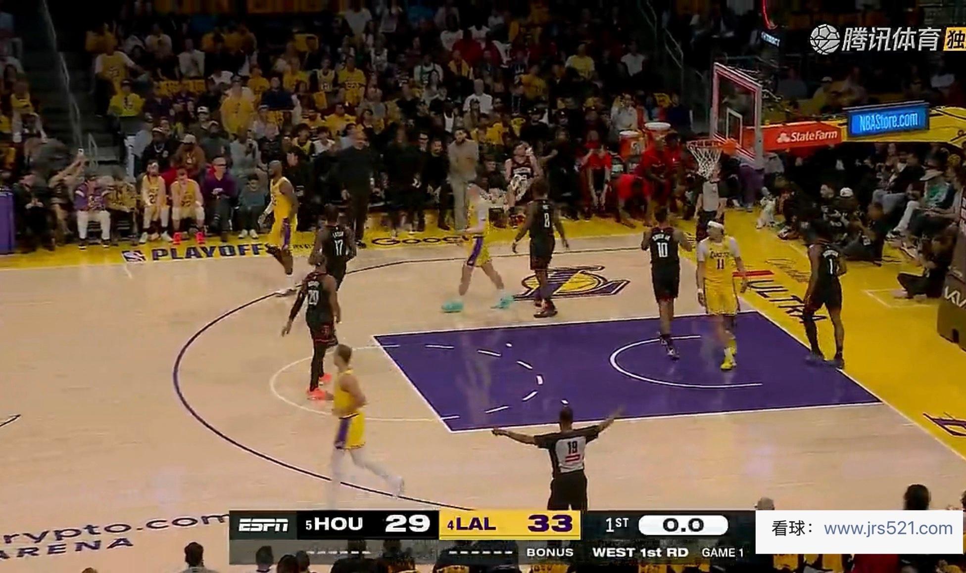 湖人第一节中距离11中10效率太高了，就丢了最后一次出手，詹姆斯单节就送出8个助