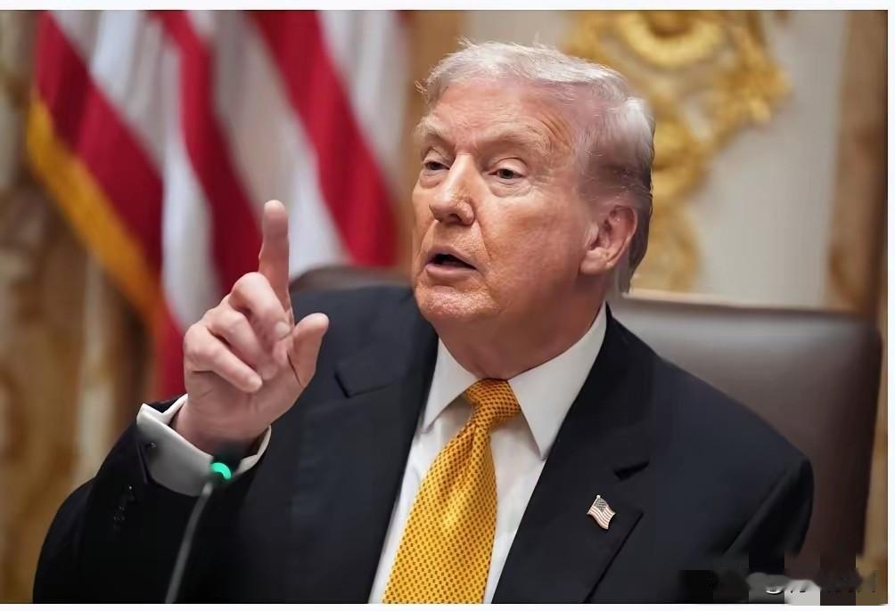 特朗普最近又在白宫放狠话了！这次直接点名台湾半导体产业"抢饭碗"，说台湾现在造的