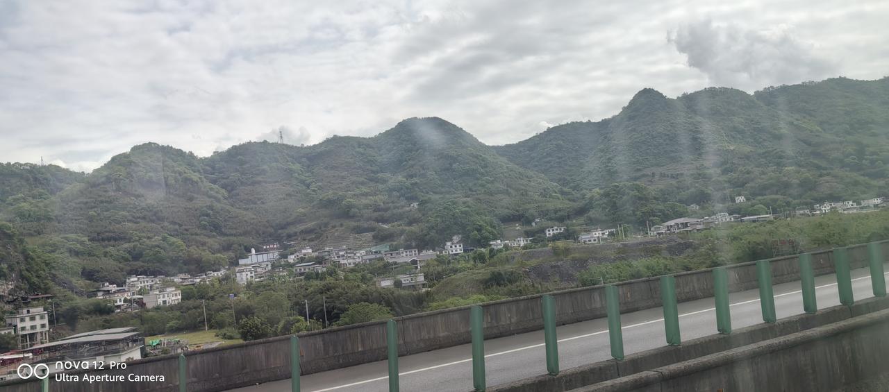 乡村的生活
不是每一个地方都是繁华入初，
全世界都处于经济下行压力，
如何拉动消